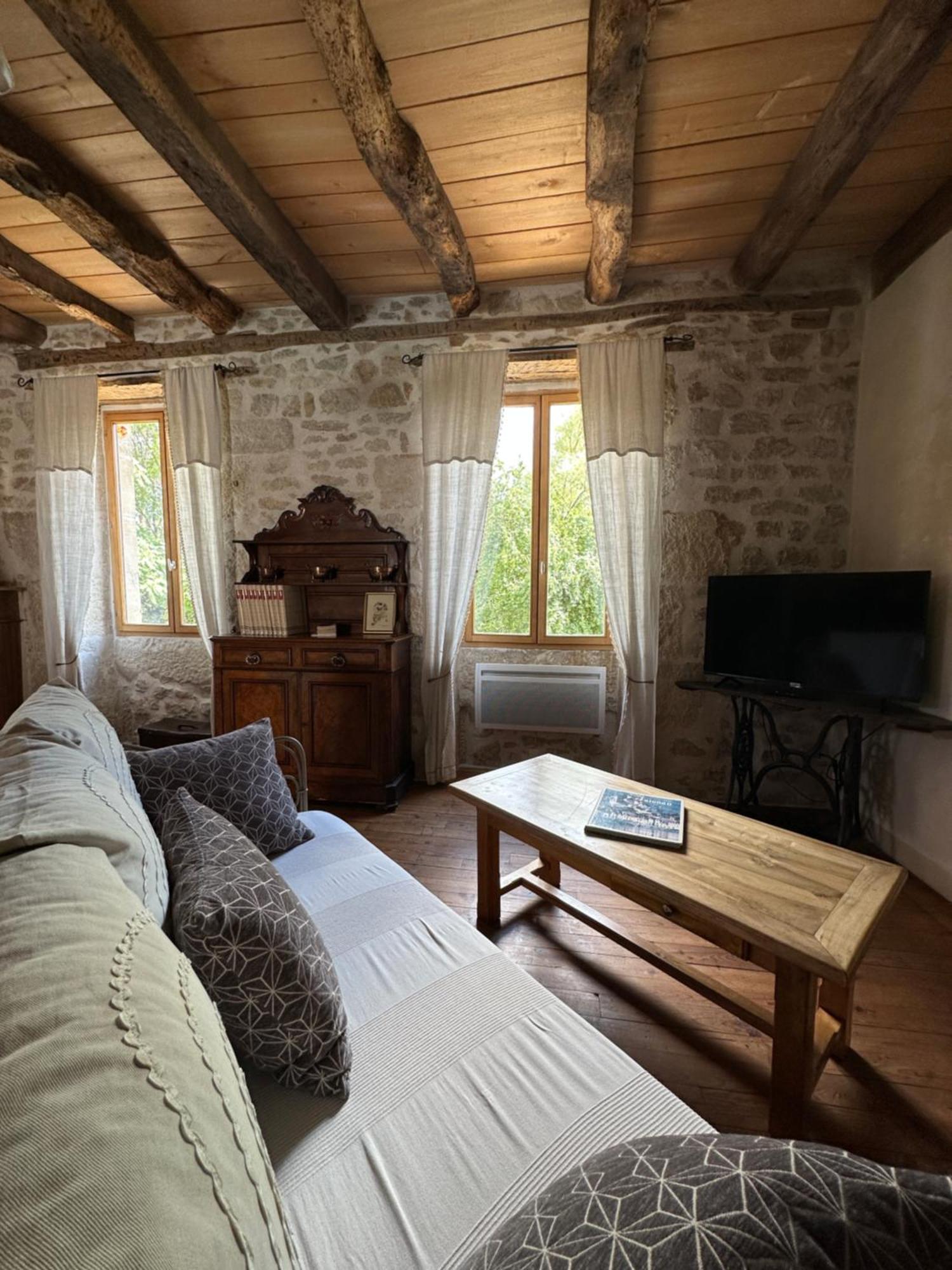 Gite Le Relais De La Diligence Saint-Lazare Екстер'єр фото