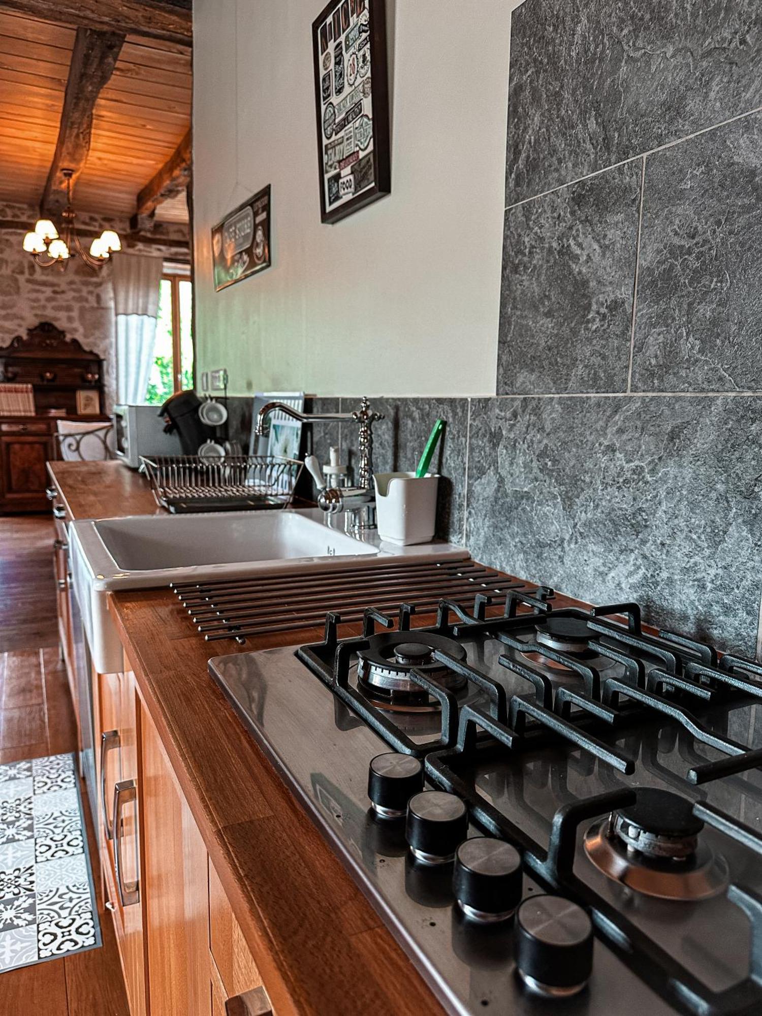 Gite Le Relais De La Diligence Saint-Lazare Екстер'єр фото